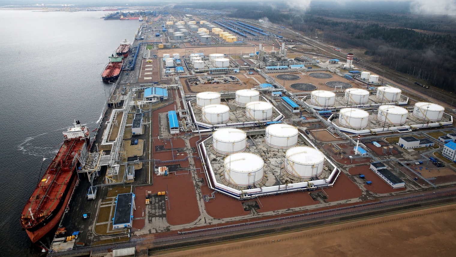 Газпром получил 50% проекта "Балтийский химический комплекс"