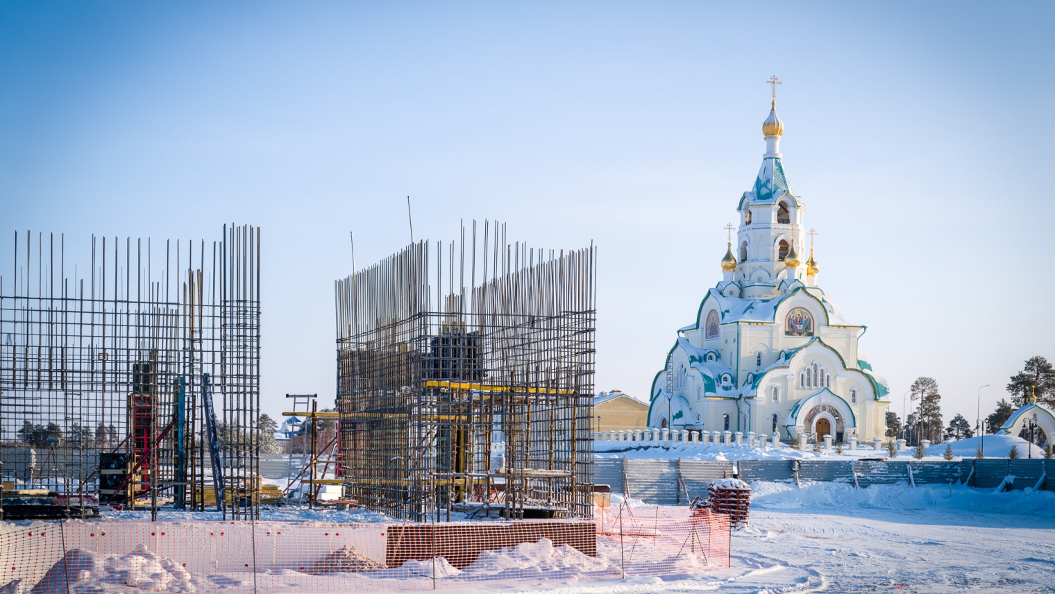 Строительство образовательного центра в г.Когалым Лукойл Западная-Сибирь. База строящихся объектов