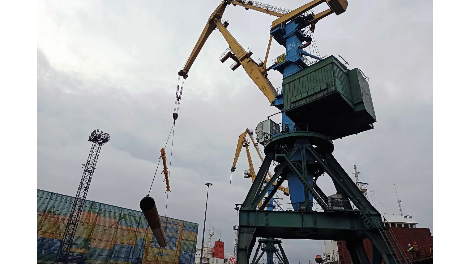Строительство газового комплекса. Морской перегрузочный комплекс СПГ в Мурманской области